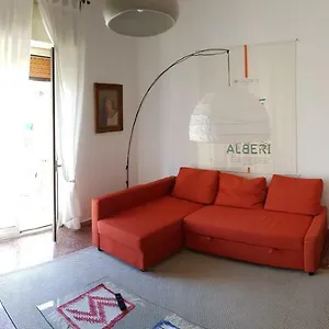 https://appartamento-arricriati-vicino-lungomare.taorminaitalyhotels.com